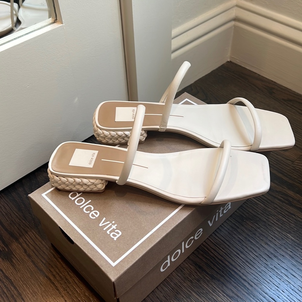 Dolce Vita Helna Sandals in Ivory Leather Size 11
